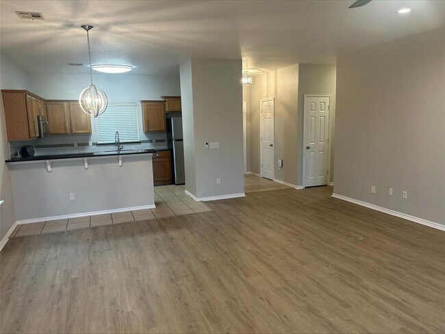 Building Photo - 6913 Eagles Landing
