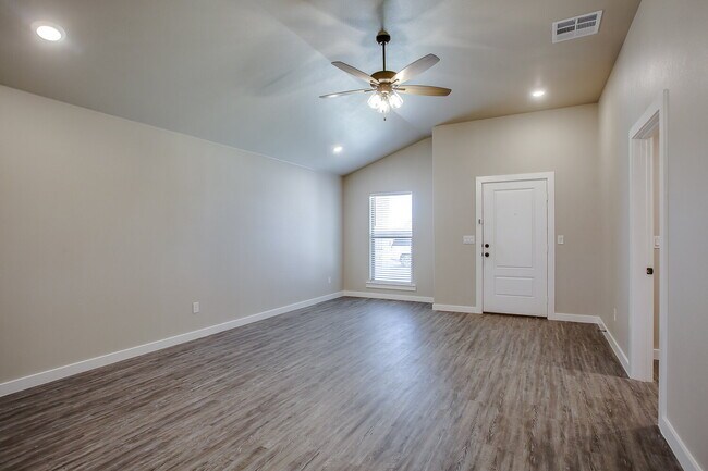 Foto del edificio - Like-new construction in Lubbock Cooper