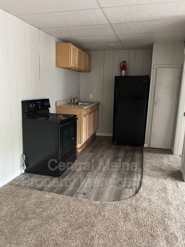 28 Water St Unit 3, Augusta, ME 04330 Condo for Rent in Augusta, ME