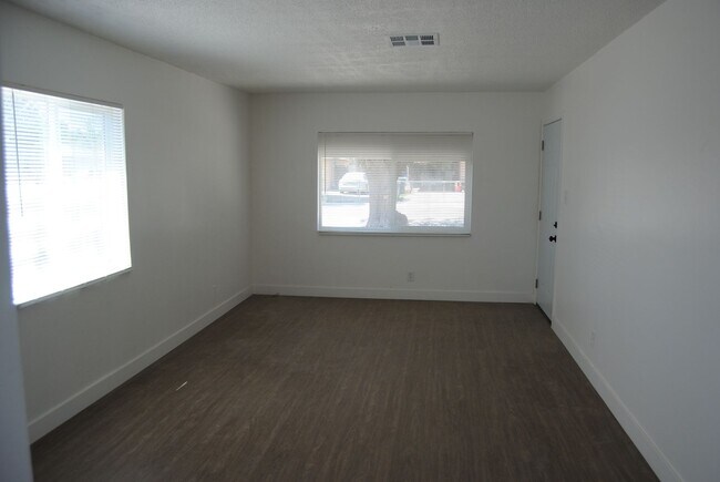 Foto del edificio - 5812 Clayton St