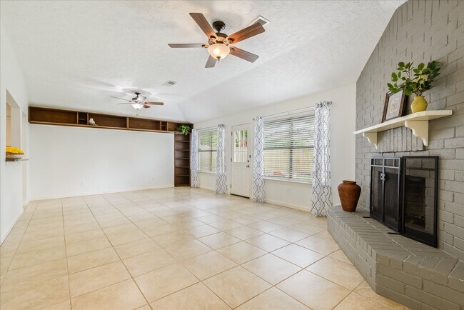 Foto del edificio - 604 Spring Breeze St