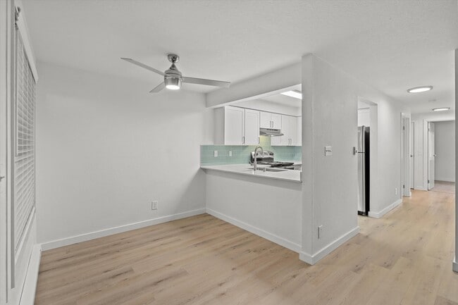 Building Photo - Cedardale