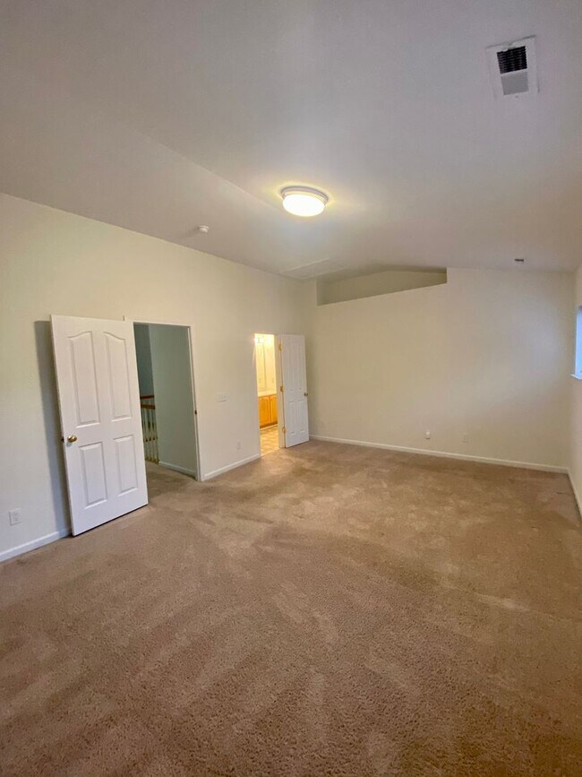 Foto del edificio - 3BR/2.5BA Townhouse in Ballantyne