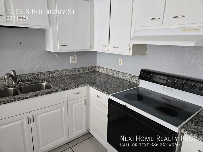 Foto del edificio - 1573 S Boundary St
