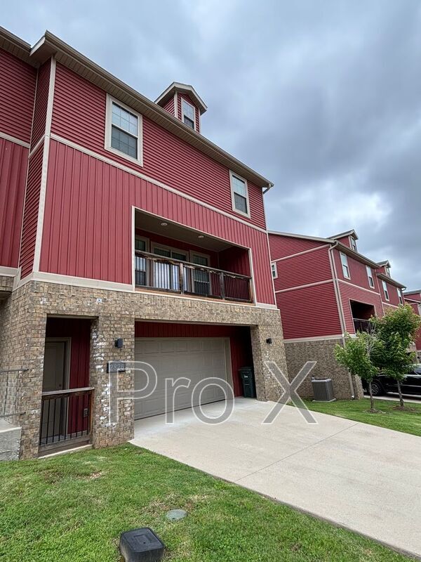 Foto del edificio - 2826 W Blackstone Crossing