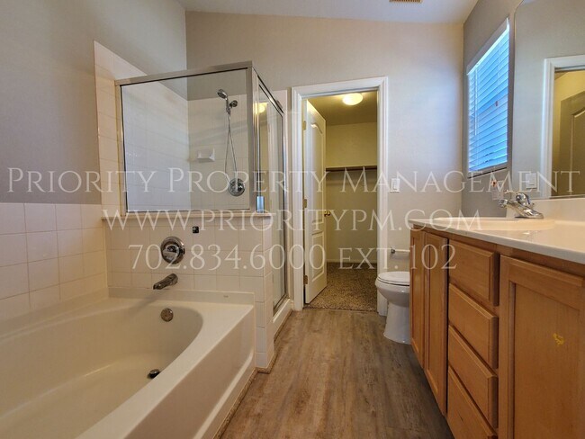 Building Photo - Beautiful 4 Bedroom NEAR Aliante ~ 2+ Bath...