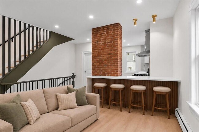 Building Photo - 32 Storms Ave