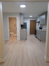 Building Photo - 420 Woodward Rd