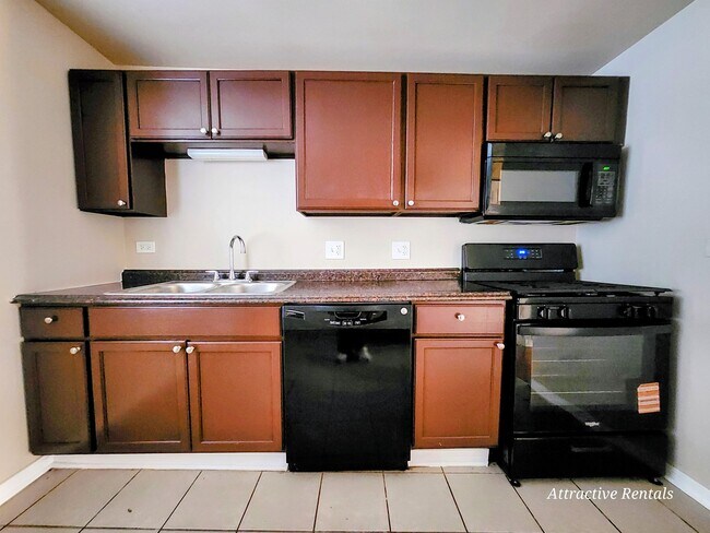 Foto del edificio - 1641 W 77th St