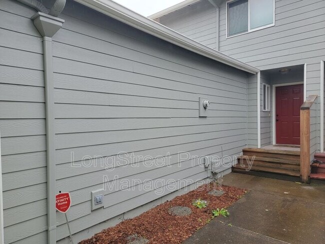 Building Photo - 3121 NE Flintlock Pl