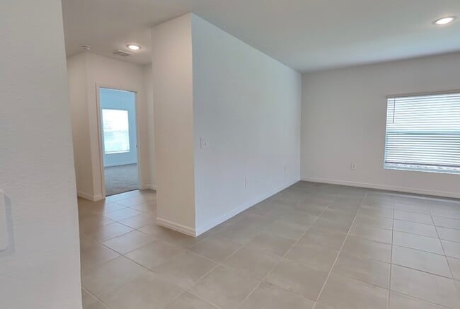 Building Photo - 258 Amber Way