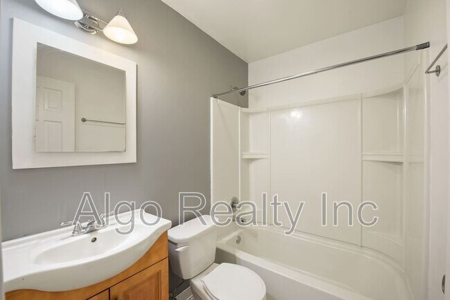 Foto del edificio - 729 E 16th St