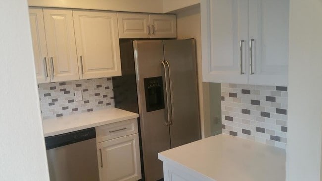 Building Photo - 18081 SE Country Club Drive  315