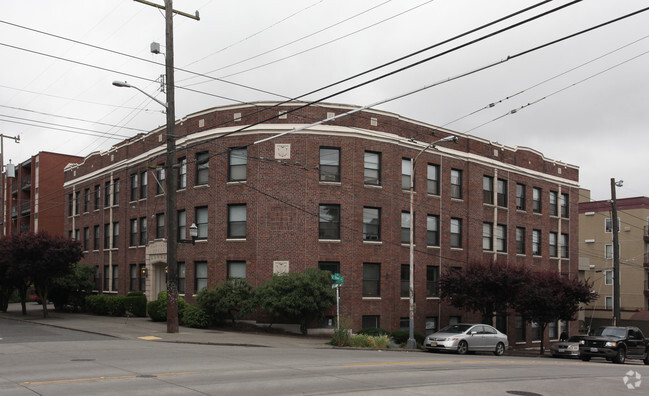 Primary Photo - The Harvard Crest Apartments