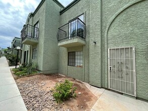 Building Photo - 7084 Burcot Ave