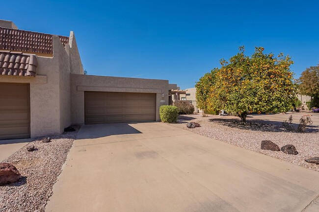 Building Photo - Views of Camelback! 2 Bedrooms / 2.5 Bath ...