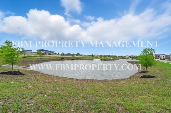 Building Photo - 2112 Layla Dr