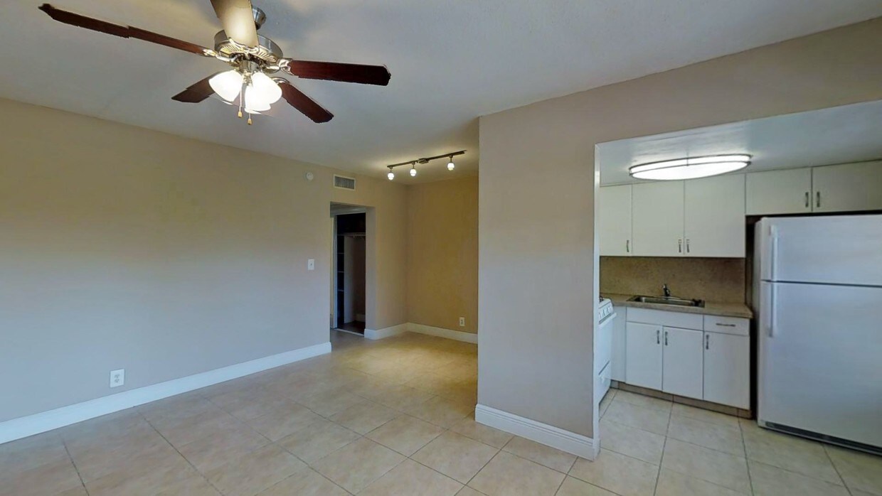 Photo - The Crossroads at Downtown Boca Apartments