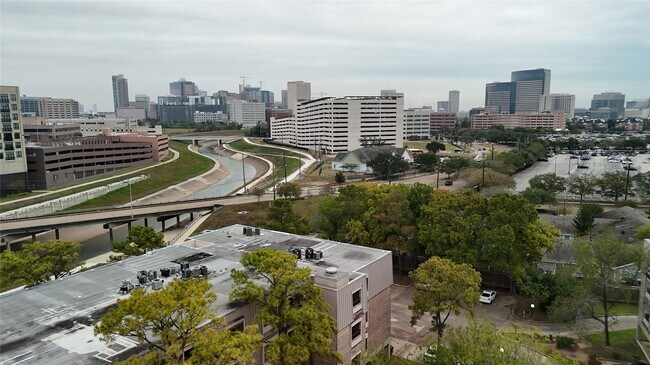 Foto del edificio - 2209 S Braeswood Blvd