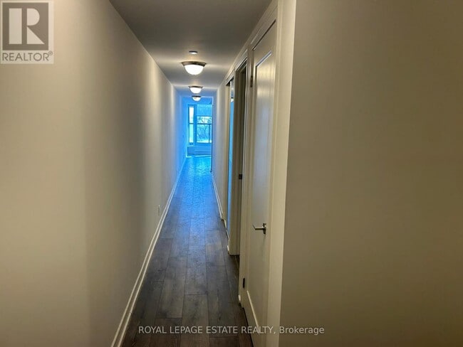 Building Photo - 2 Manderley Dr