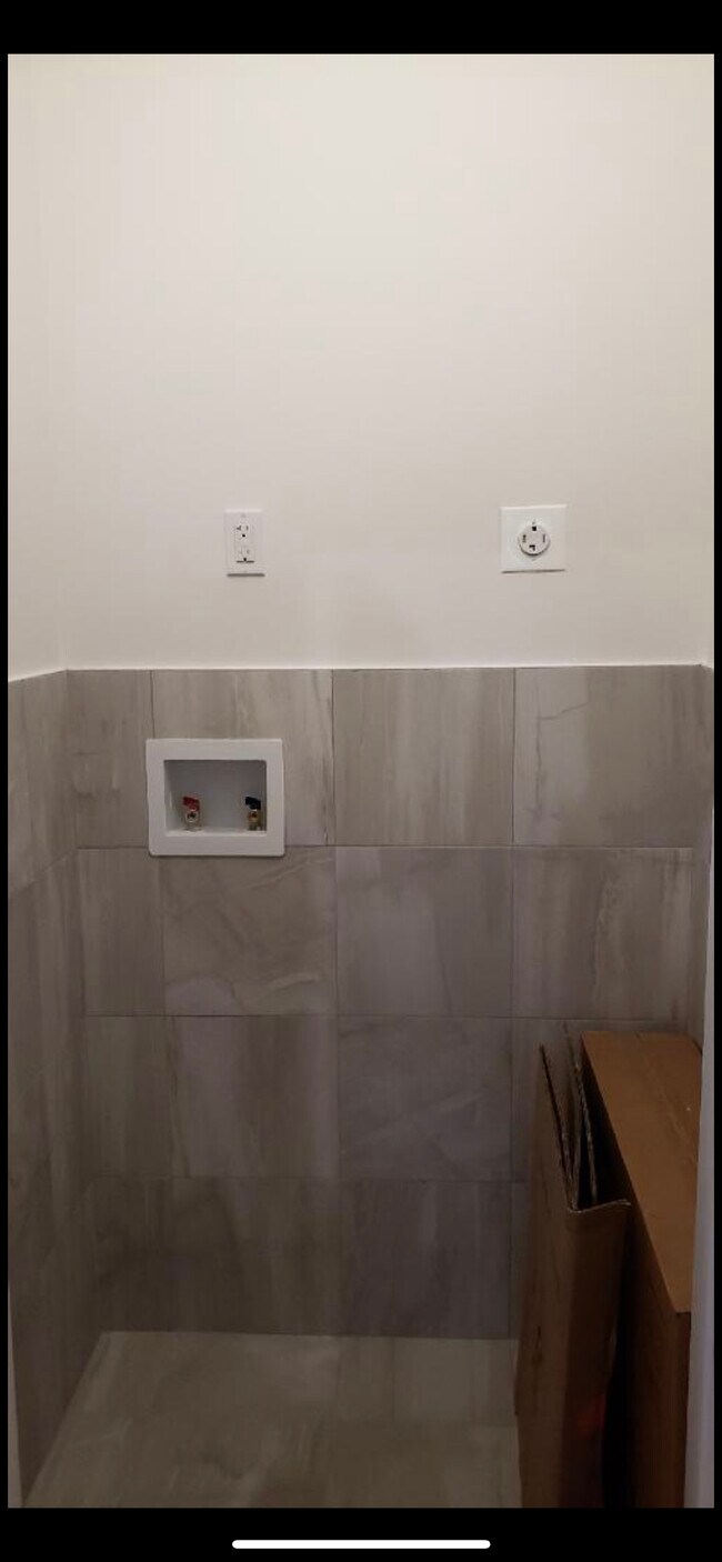 Foto del edificio - 8654 Bay 16th St