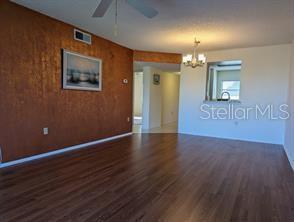 Building Photo - 800 Cove Cay Dr