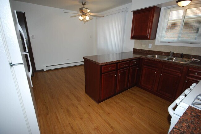 Foto del edificio - 10634 Parkside Ave