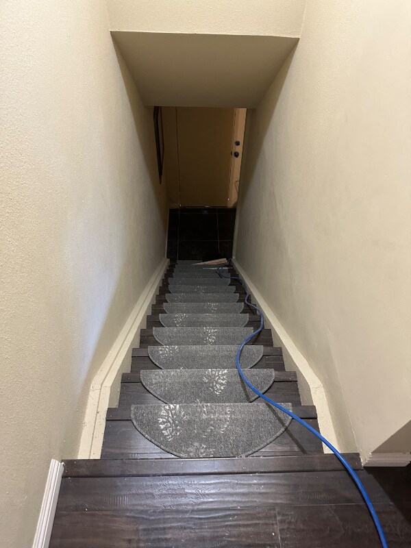 Building Photo - 5903 Bromley Ave