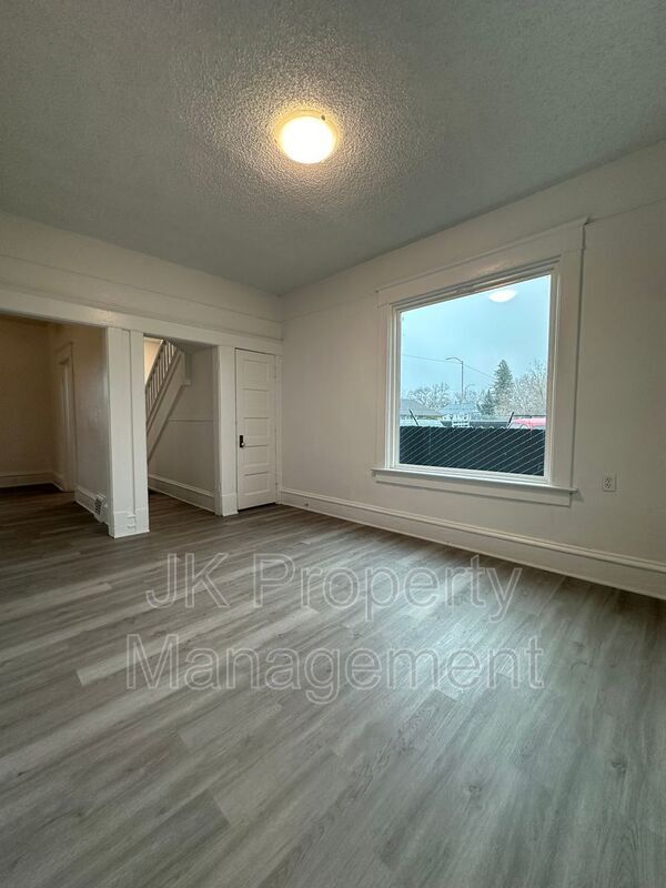 Foto del edificio - 604 2nd Ave S
