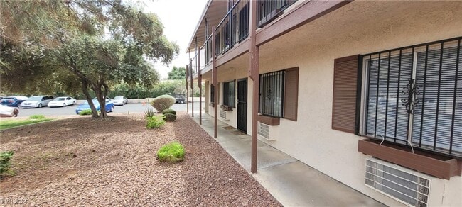 Building Photo - 4955 Jeffreys St