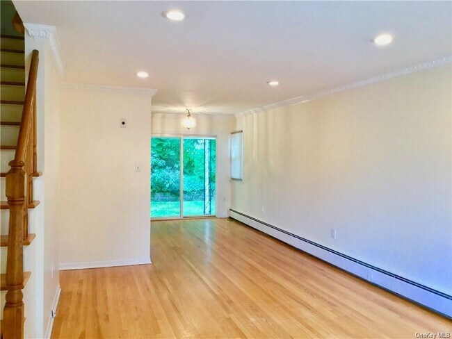 Building Photo - 91 S Buckhout St
