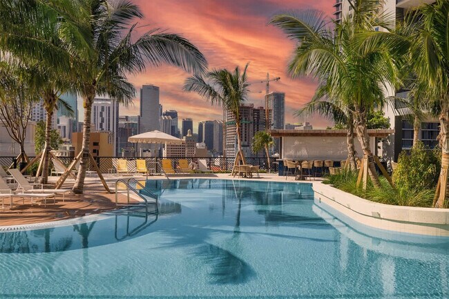 Foto del edificio - 601 NE 1st Ave