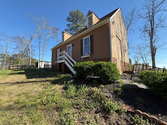 Building Photo - Newly Remodeled 3BD, 2BA Wake Forest Home on a Large, Private Lot with a Bonus Room and a Fenced ...