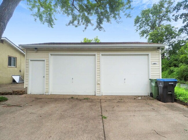 Foto del edificio - Cozy 4 Bed home in Lauderdale