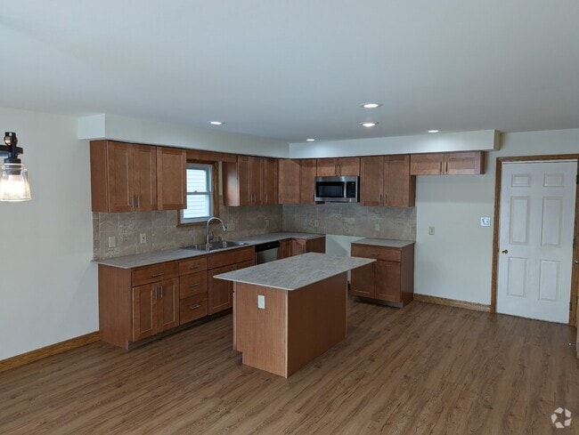 Building Photo - 99 Carla Ln
