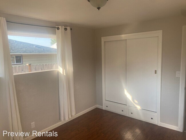 Foto del edificio - 3 br, 1 bath House - 10450 Sterling Road
