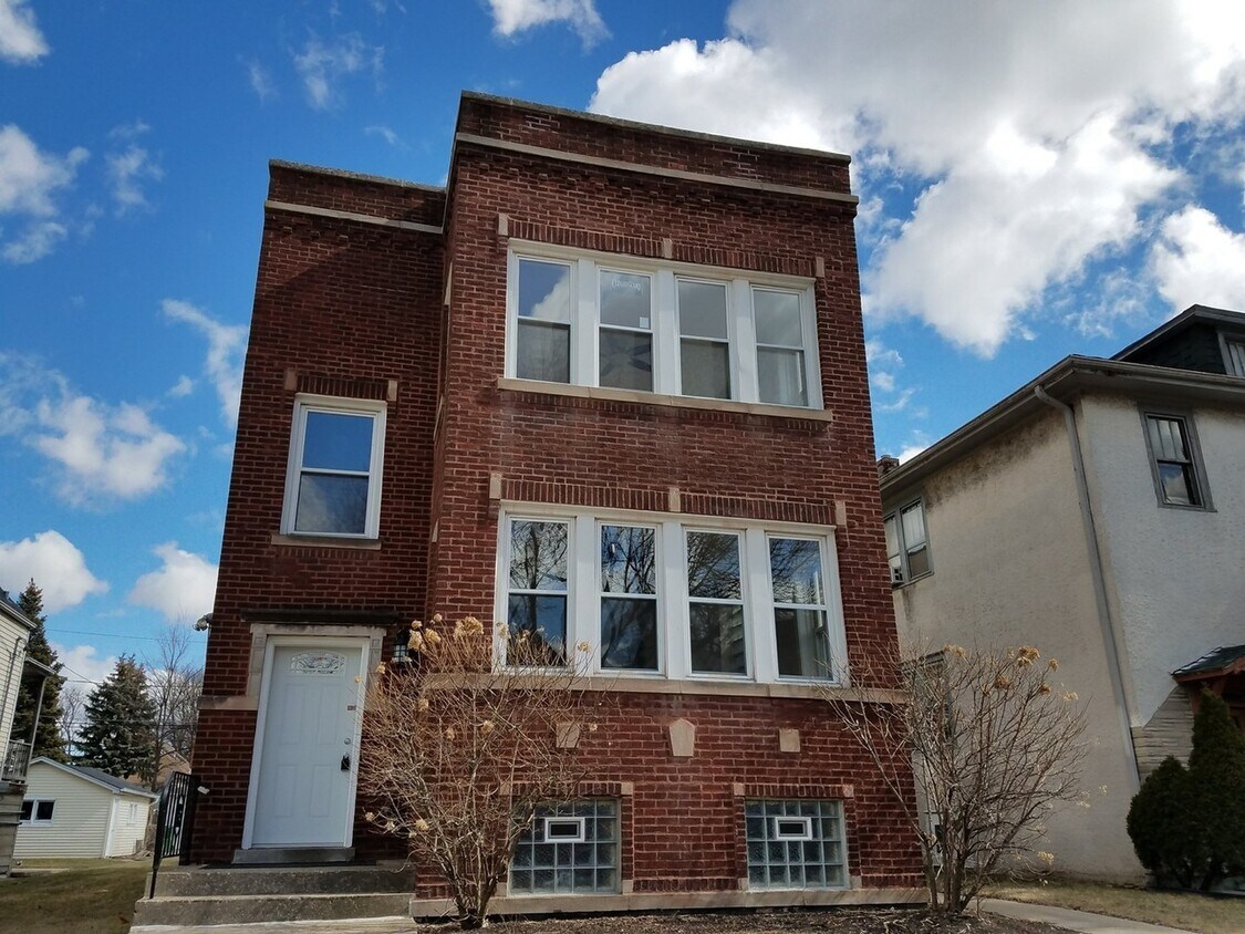 1221 Home Ave Unit 2, Berwyn, IL 60402 Condo for Rent in Berwyn, IL