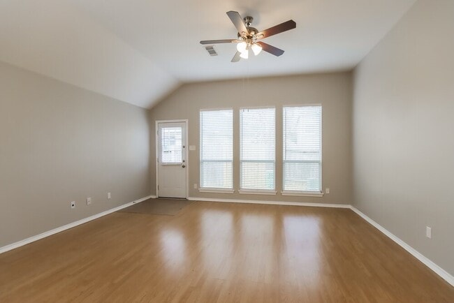 Building Photo - 15823 Scenic Water Dr