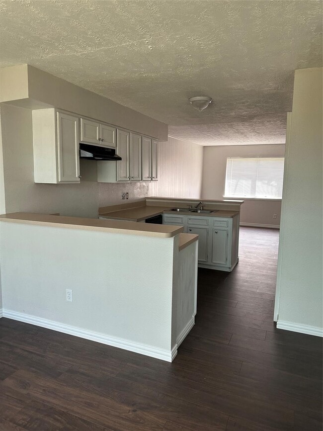 Building Photo - 13511 Castilian Dr