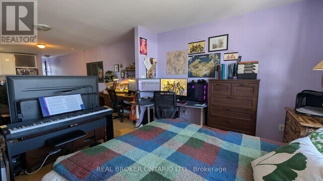 Photo du bâtiment - 1186 Woodbine Ave