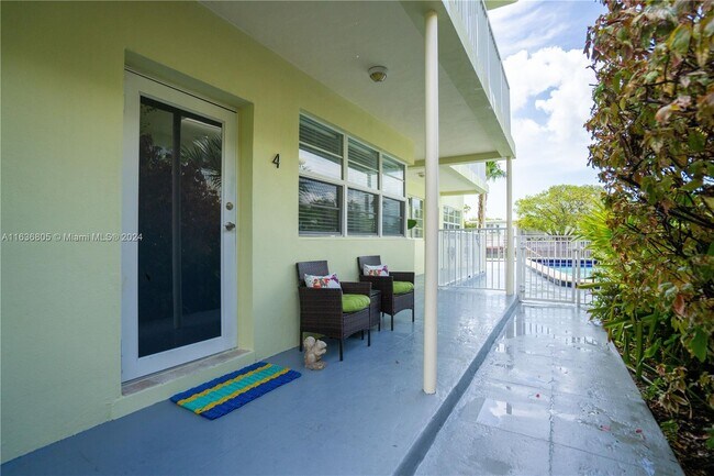 Building Photo - 350 S Shore Dr