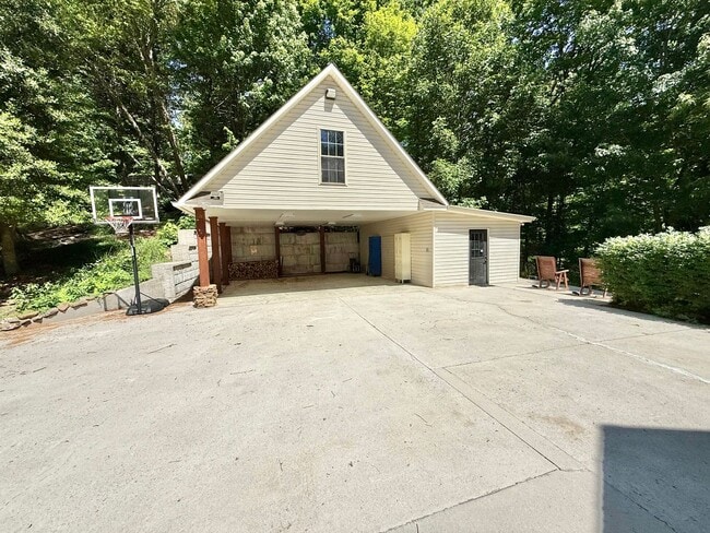Building Photo - 309 Bullrun Valley Dr