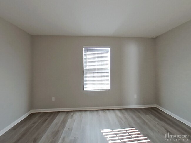 Building Photo - 77013 Birdseye Ct