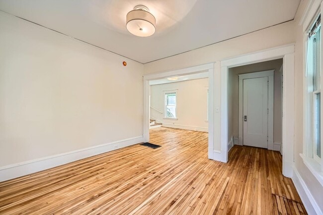 Foto del edificio - 3014 N Humboldt Ave