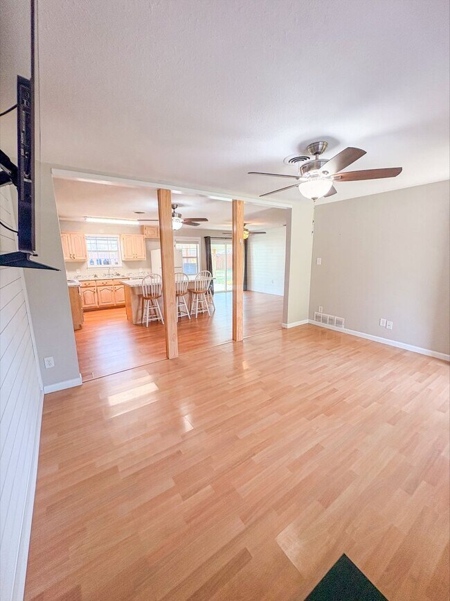 Foto del edificio - Beautiful Home Available 11/24 For Rent In Little River Academy!