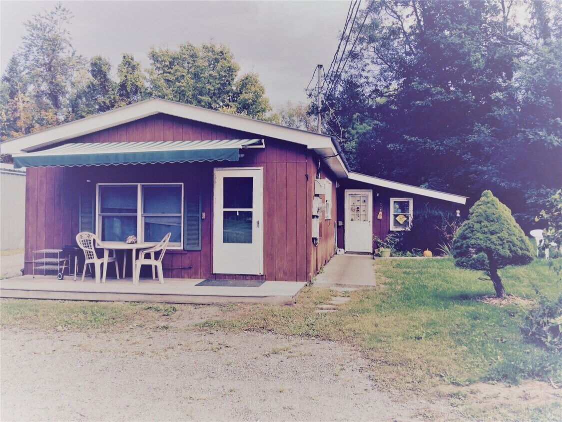 Foto principal - 8068 Albany Post Rd