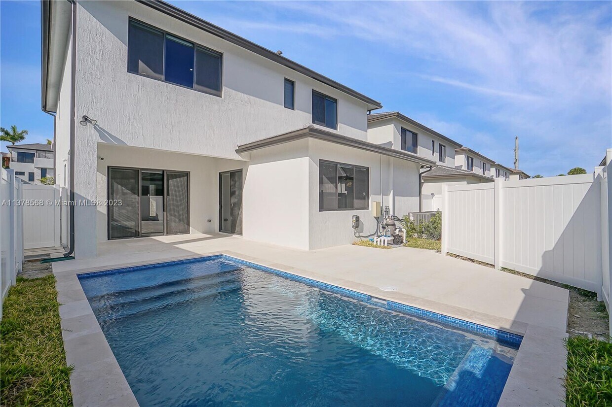 8096 NW 48th Terrace, Doral, FL 33166 House for Rent in Doral, FL