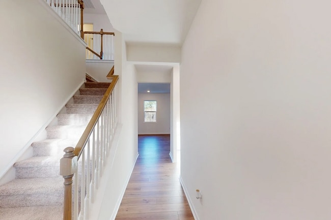 Building Photo - 2129 Clifton Rd