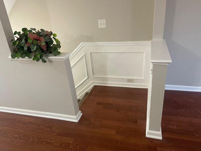 Building Photo - 3352 Chastain Gardens Dr NW