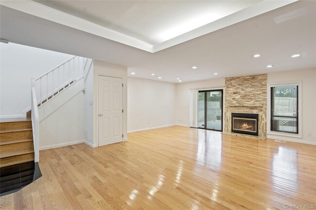 Building Photo - 236 Hamlet Dr